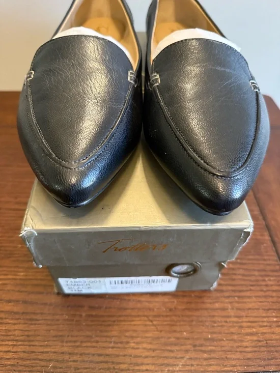 Trotters Ember Black Leather Pointed Toe Women’s Loafers 11 - Picture 3 of 7